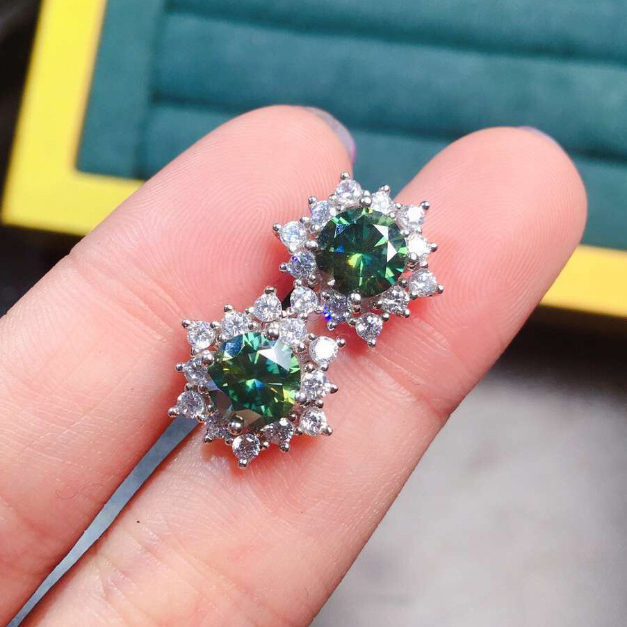 Hearts And Arrows Plated PT950 Simulation Blue And Green Moissan Diamond Simple Earrings Female Vibrato Fast Hand Net Celebrity Live Jewelry