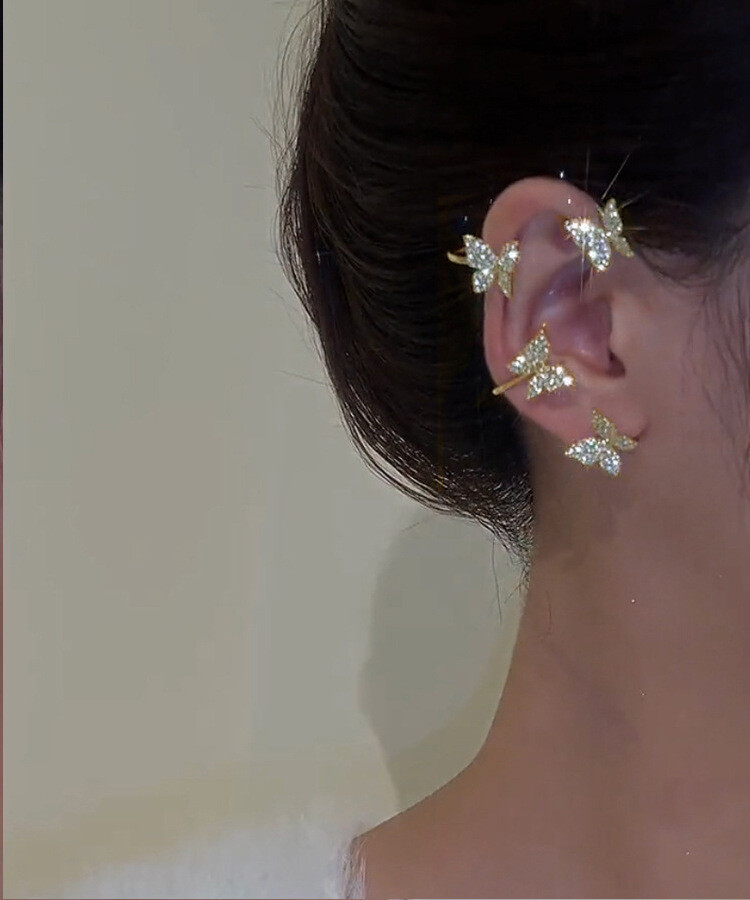 Butterfly crystal one piece earrings