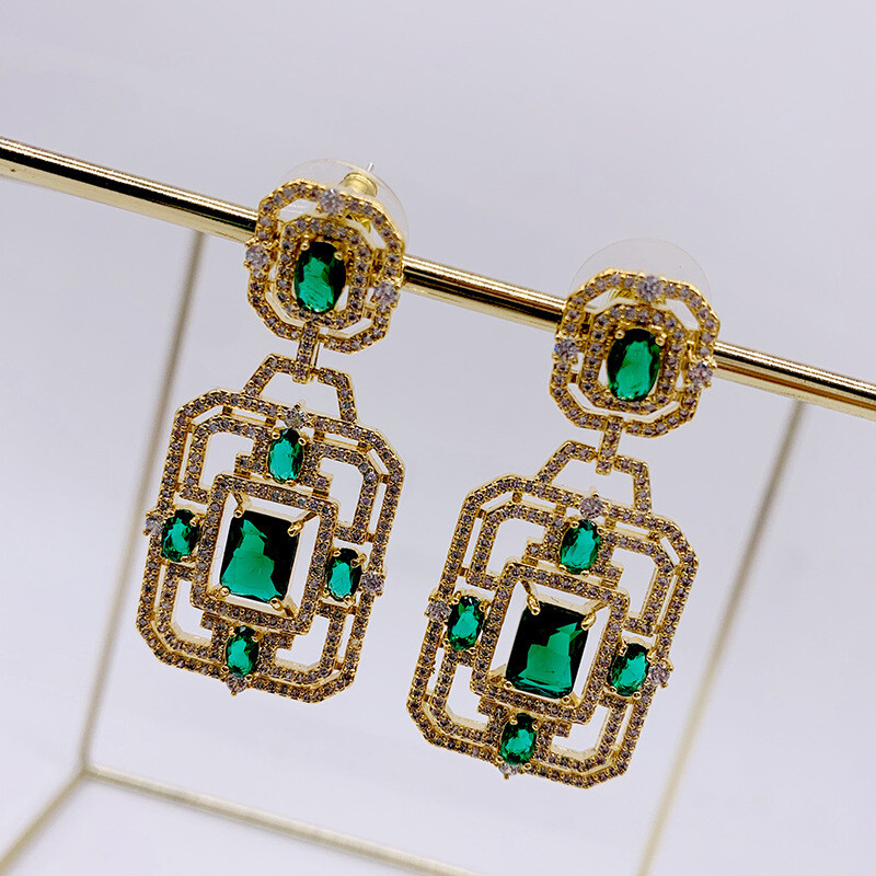 Square Flower Window Earrings Show Thin Face, High-end Earrings, Emerald Full Diamond Zircon Silver Needle Tide