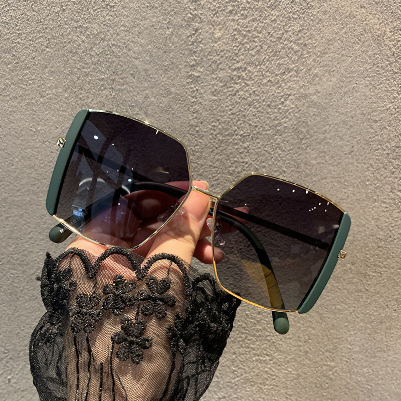 Oversized Frame Black Sunglasses 