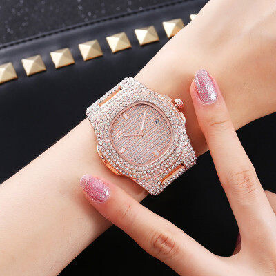 Fashionable Simple Gypsophila Water Diamond British Watch