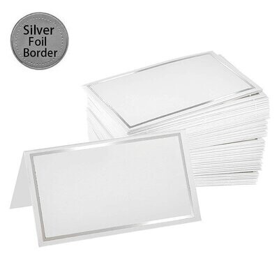 Plaatskaartjes wit met zilveren rand