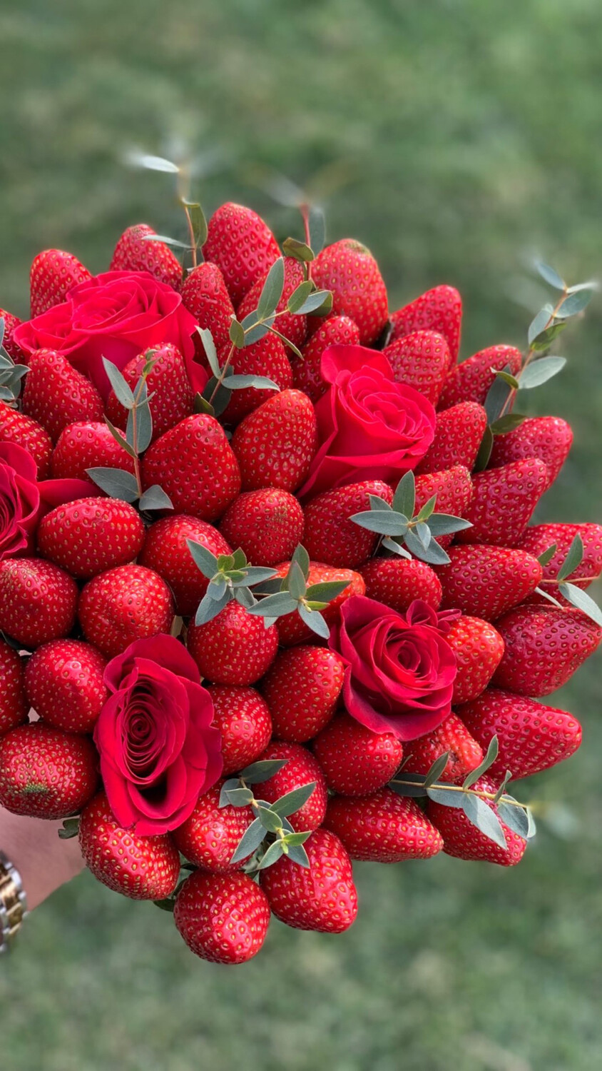 Strawberry Bouquet 🍓 التوصيل خلال ٤٨ ساعه