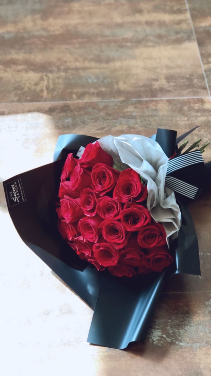 Red Roses Bouquet 🌹