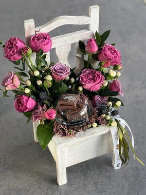 Flower Chair With Chocolate 