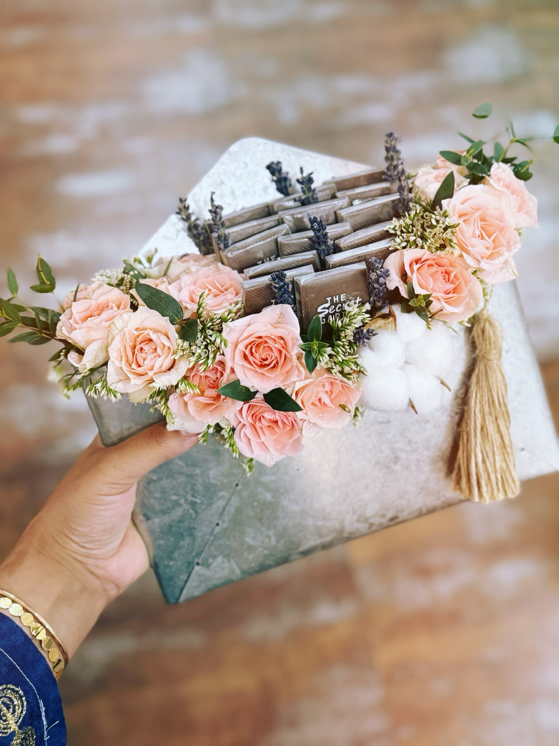 Chocolate +flowers  Envelope ✉️..