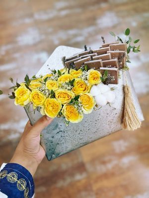 Chocolate +flowers  Envelope ✉️..