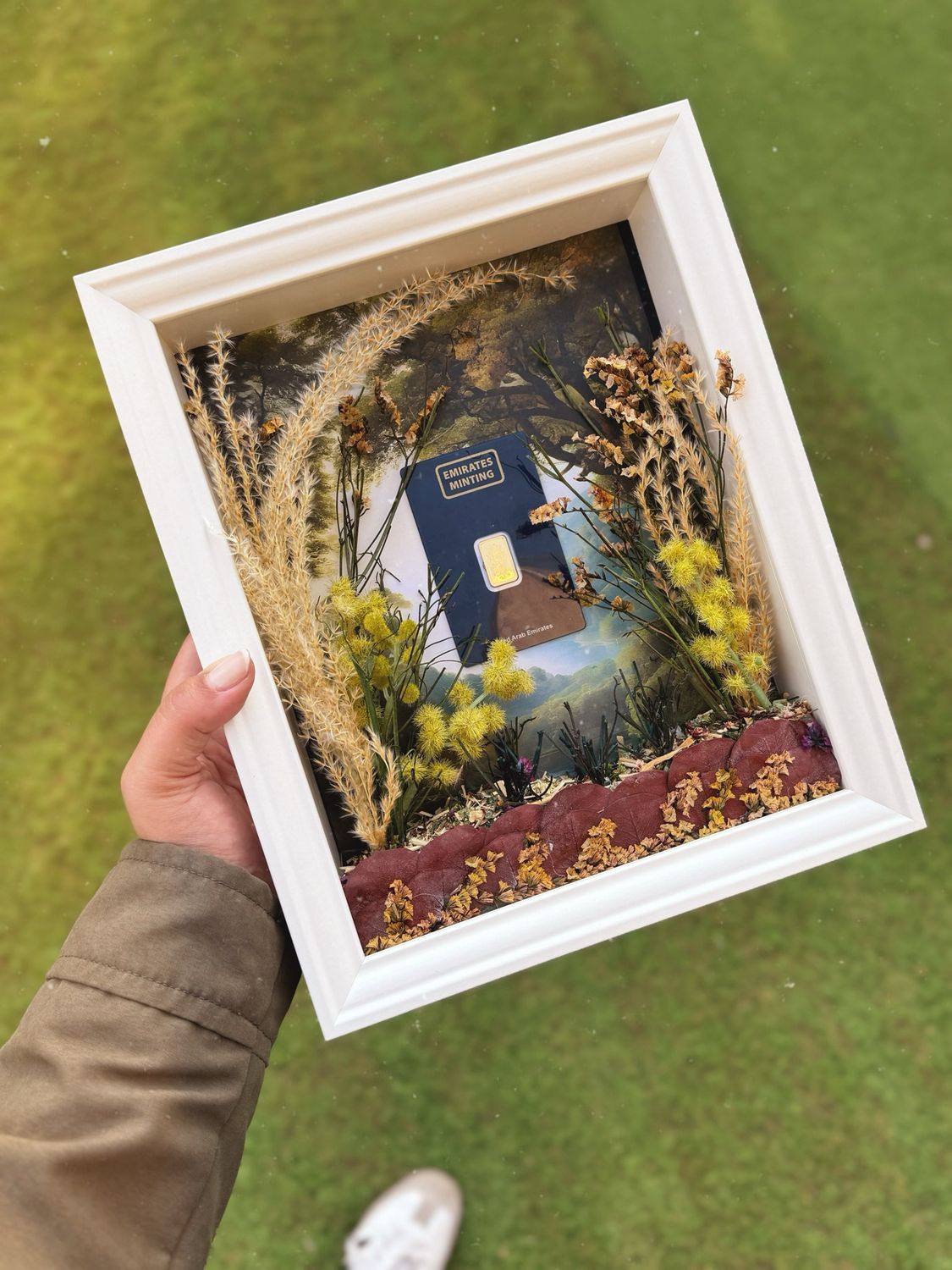 White Frame + Gold  