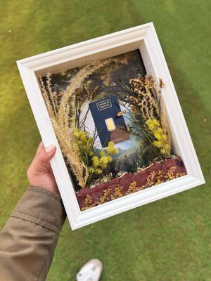 White Frame + Gold  