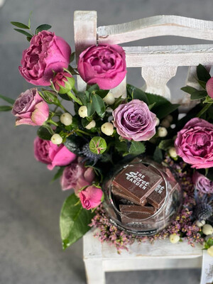 Flower Chair With Chocolate 