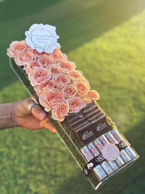 Baby roses acrylic with chocolate &amp; money