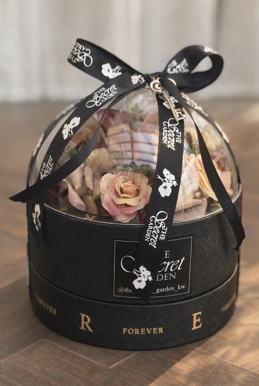  Box Ball (S) (artificial flower with chocolate)