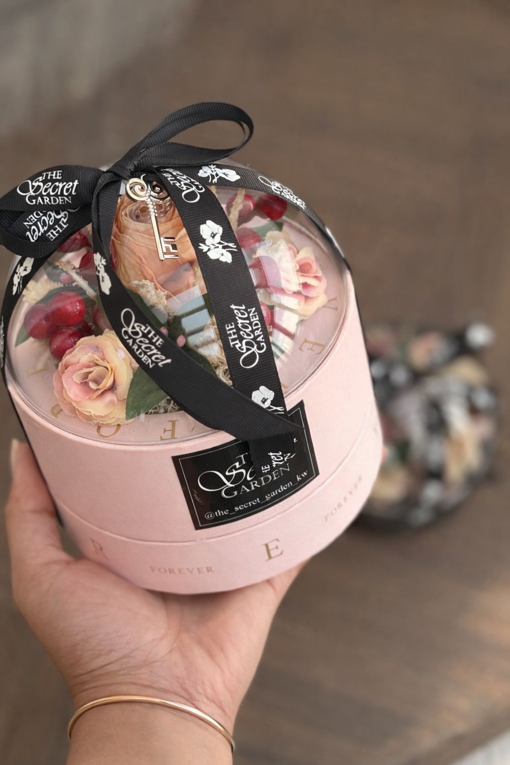  Box Ball (S) (artificial flower with chocolate)