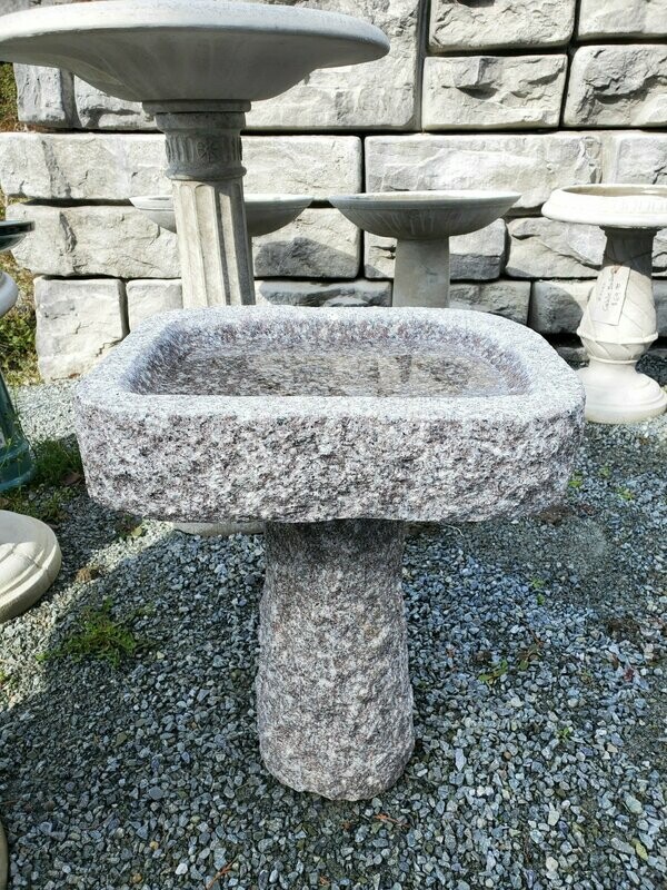 20" Birdbath w/ Pedestal Rose