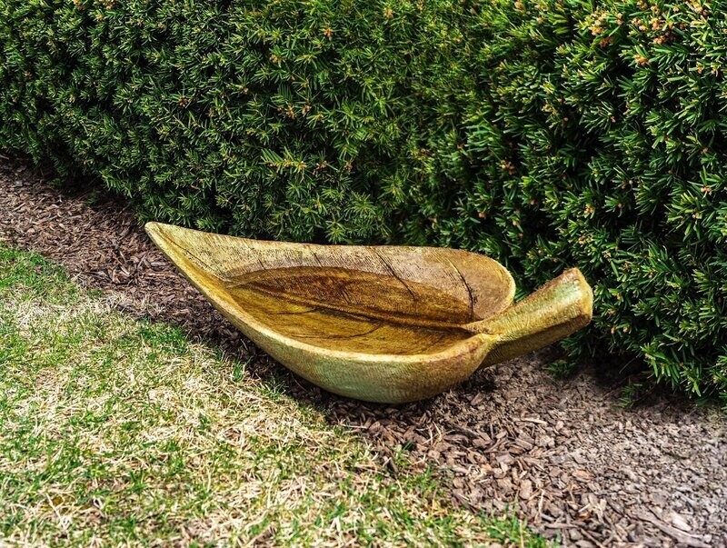 LARGE LEAF BIRDBATH