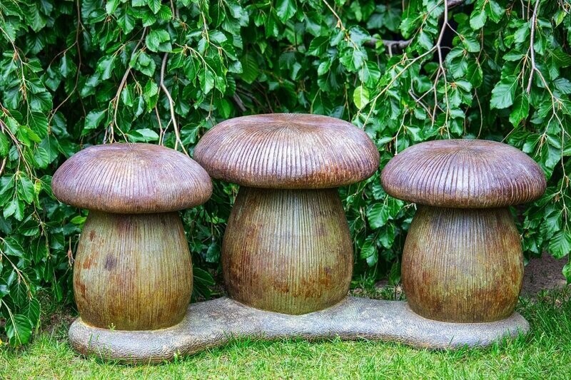 THREE MUSHROOM BENCH