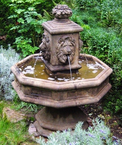 CLASSIC LION FOUNTAIN