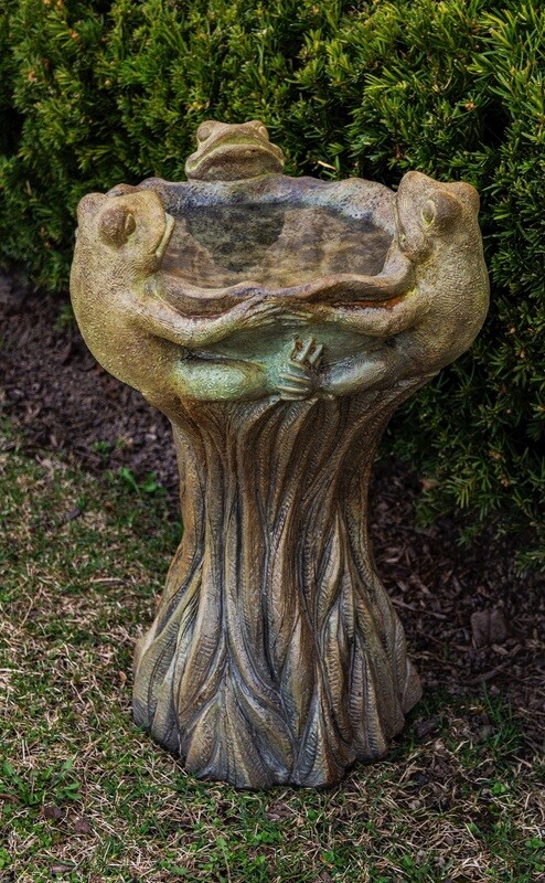 THREE FROGS BIRDBATH