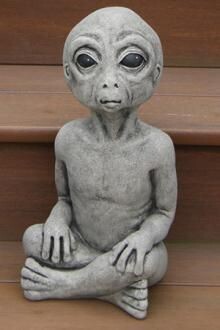 16" Sitting Alien