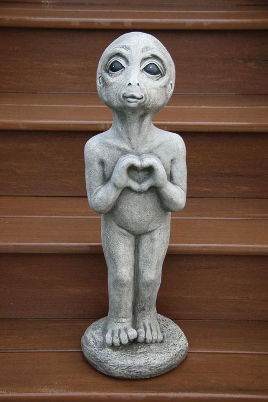25" Heart Alien