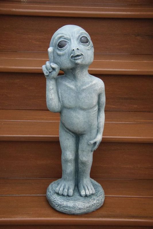 24" Pointing Alien