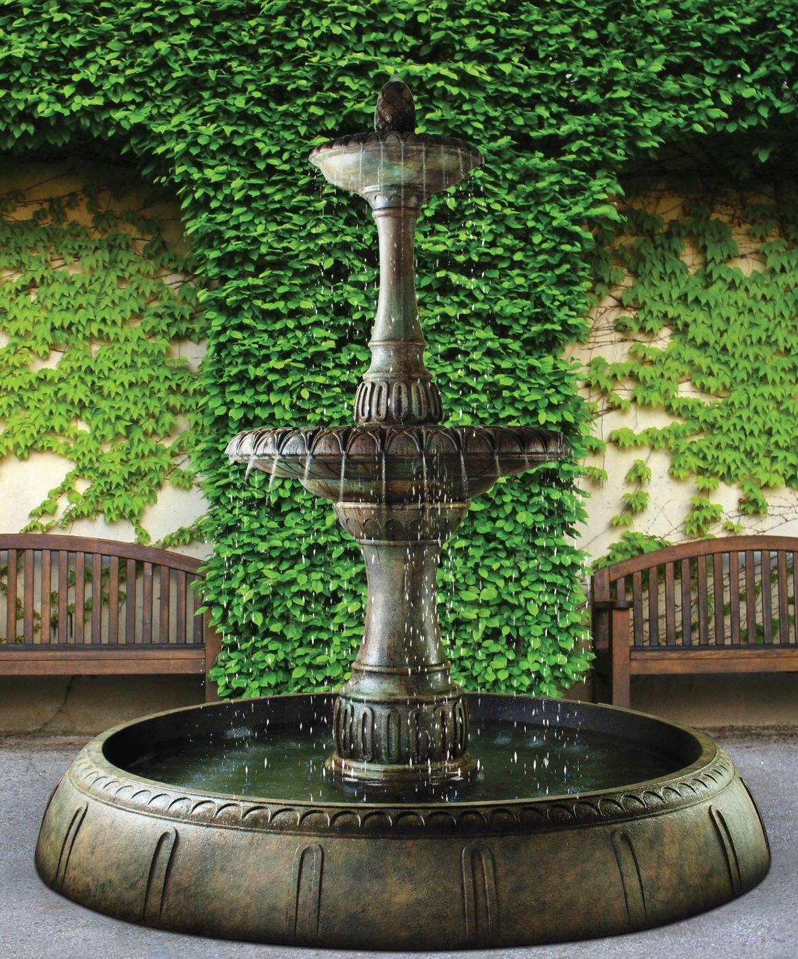 Grande Riviera Fountain in Perpetual Pool