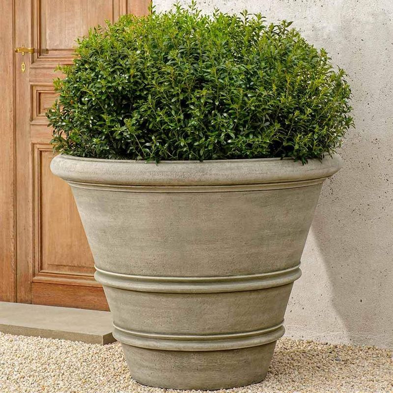 Classic Rolled Rim Planter, Large