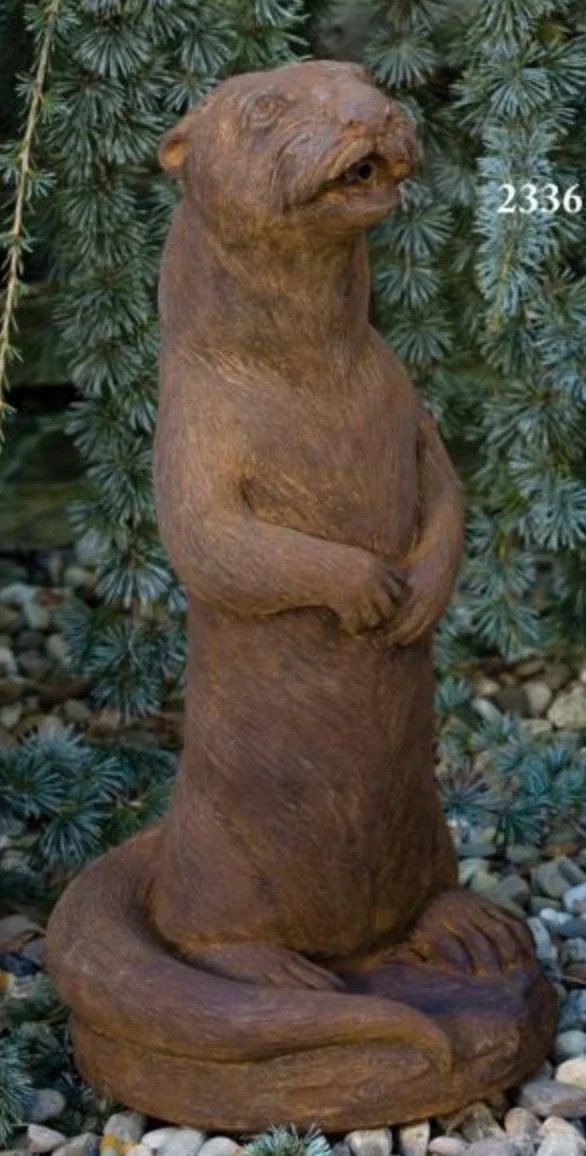 Sitting Otter - Plumbed