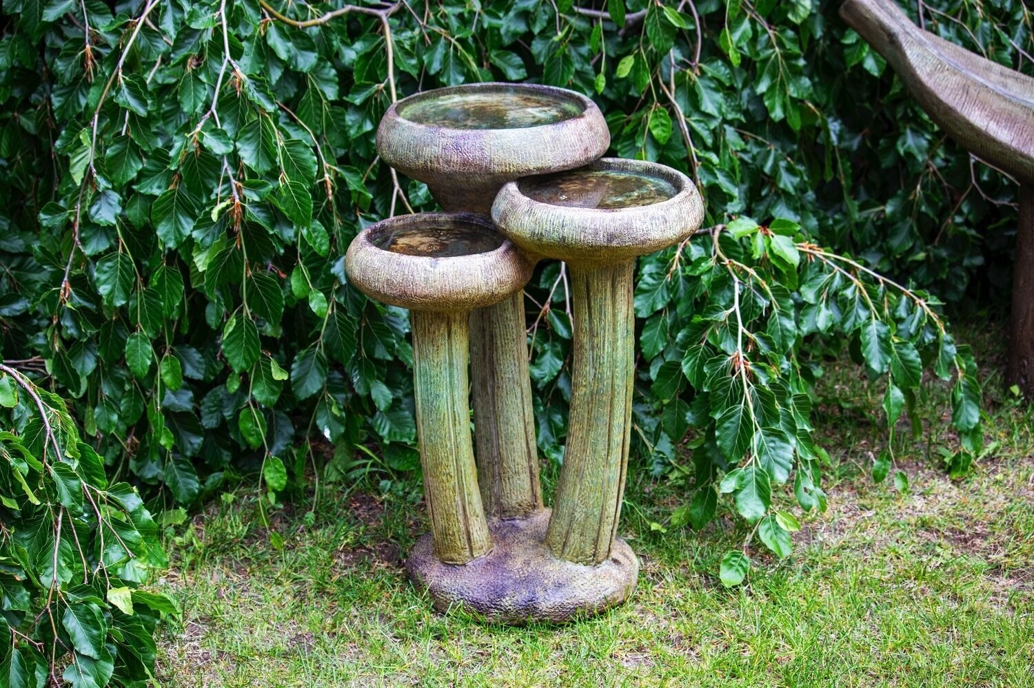 WATER LILIES BIRDBATH