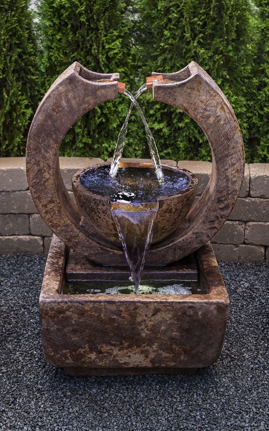 CRESCENT TWO-SPILL FOUNTAIN CRESCENT TWO-SPILL FOUNTAIN