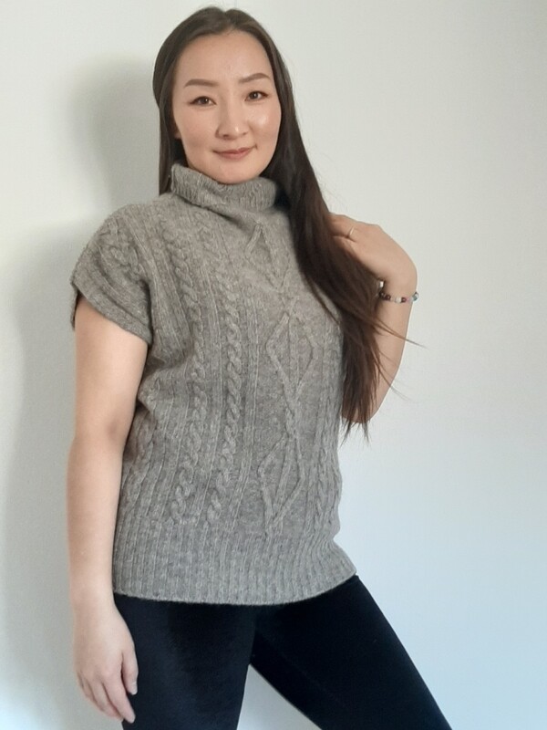 Ärmelloser Pullover mit Strickmuster, grau