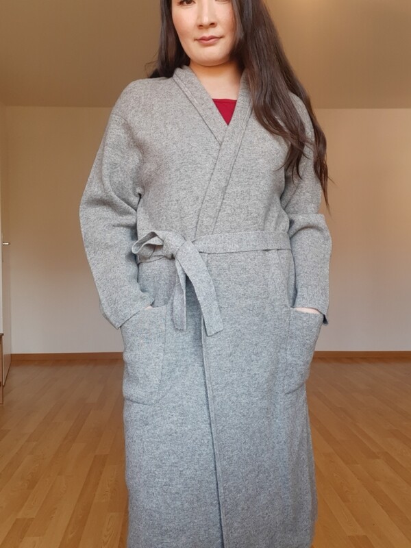 Mantel mit Ärmeln und Gürtel