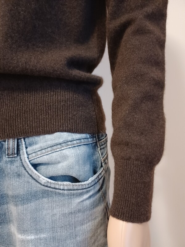 Herrenpullover mit Kragen