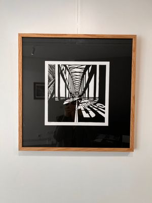Bridge (avec passepartout noir et cadre en chêne)