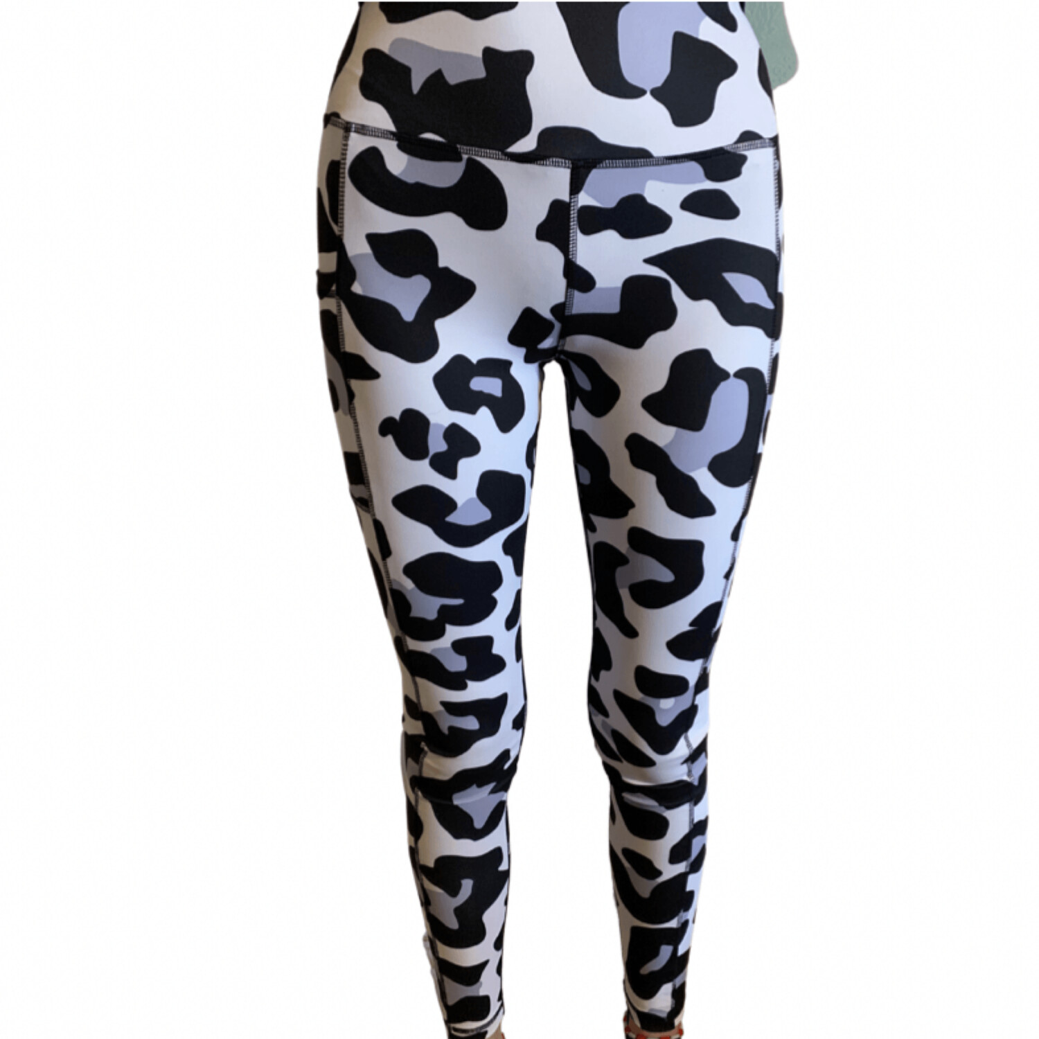 Winter Leopard Activewear, Size: XS