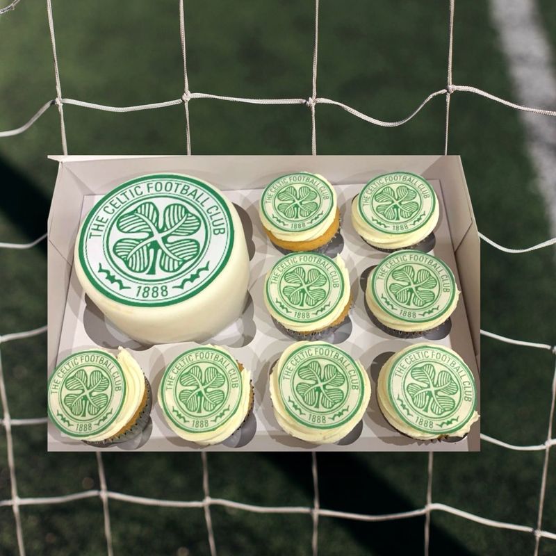 Mini Celtic cake with 8 cupcakes