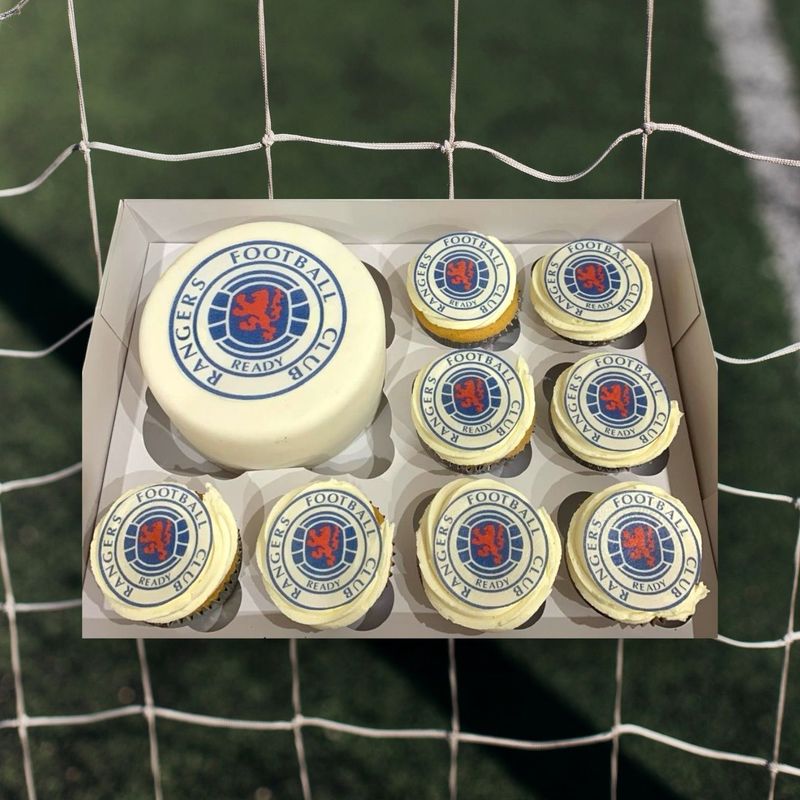 Mini Rangers cake with 8 cupcakes