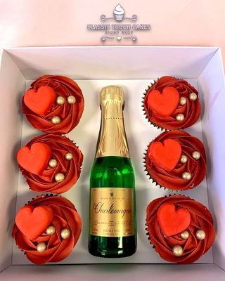 Valentines cupcakes and sparkling wine