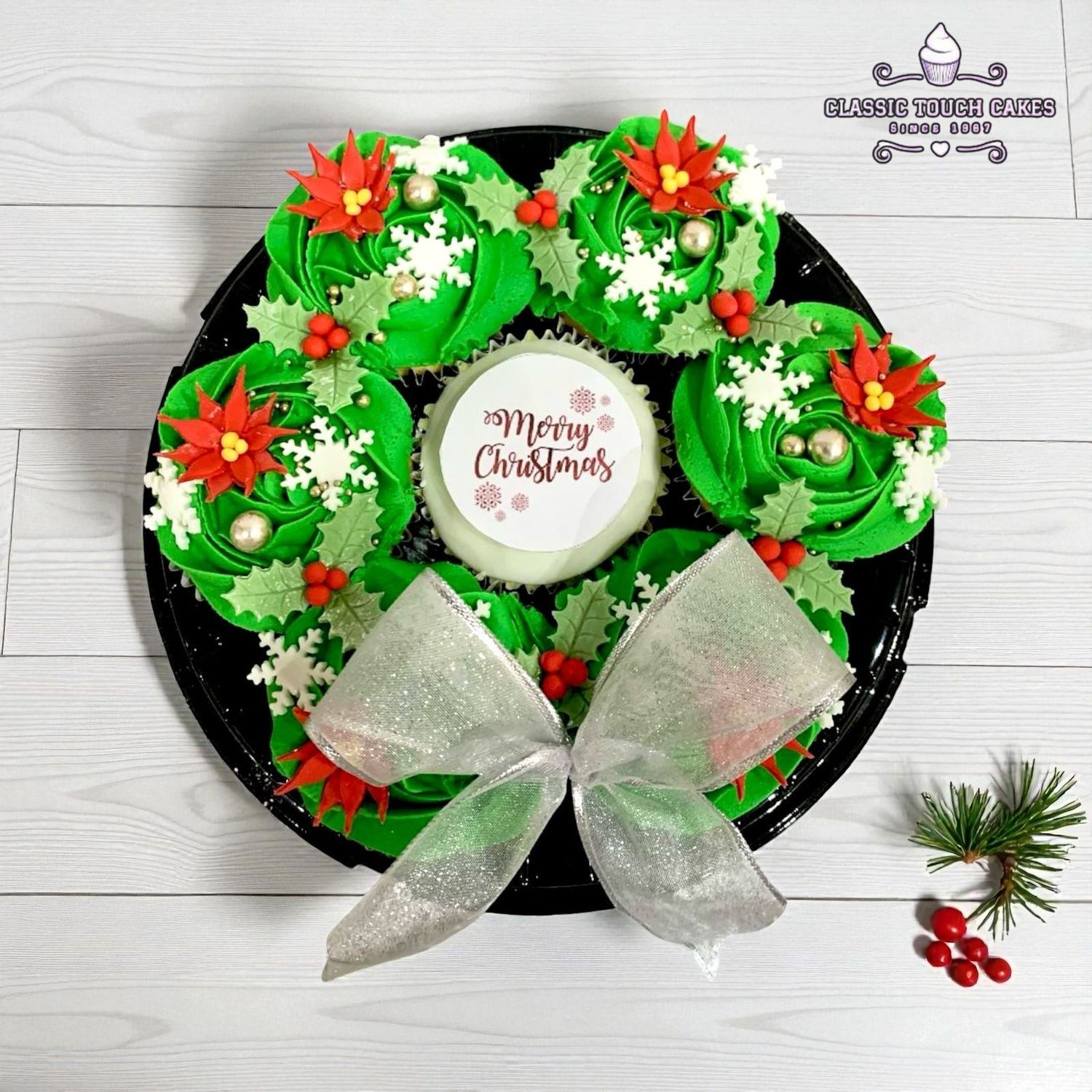 7 Cupcake Christmas Wreath