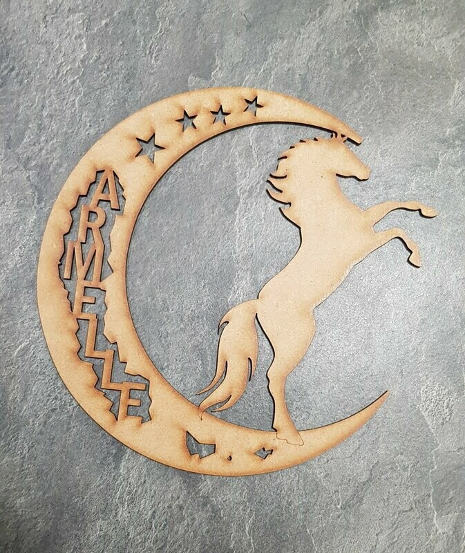 Cheval cabré sur la lune prénom
