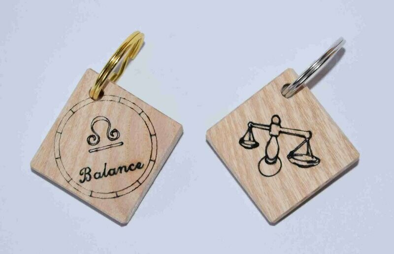 Porte-clés balance en hêtre naturel