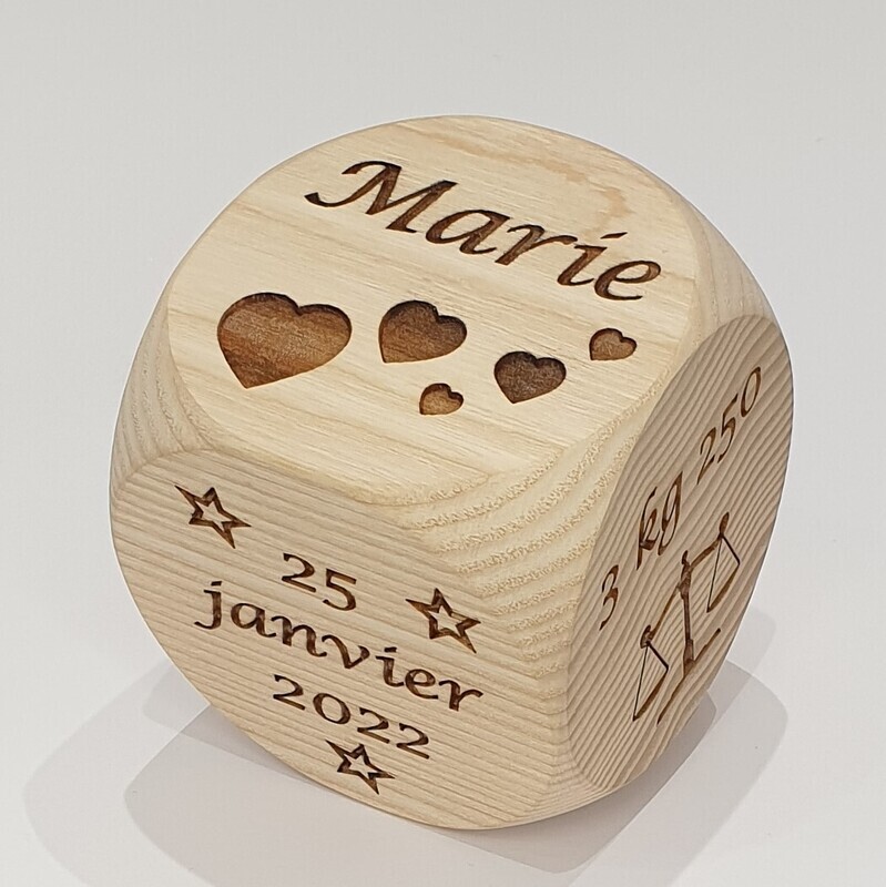 Dé de naissance personnalisé