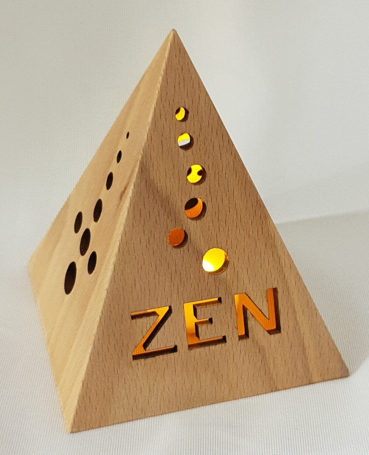 Photophore pyramide zen en bois
