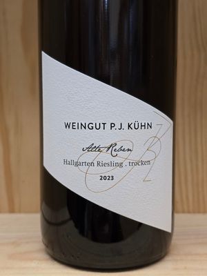 Peter Jakob Kühn - Hallgarten Riesling Alte Reben 2023 Magnum Peter Jakob Kühn - Hallgarten Riesling Alte Reben 2023 Magnum
