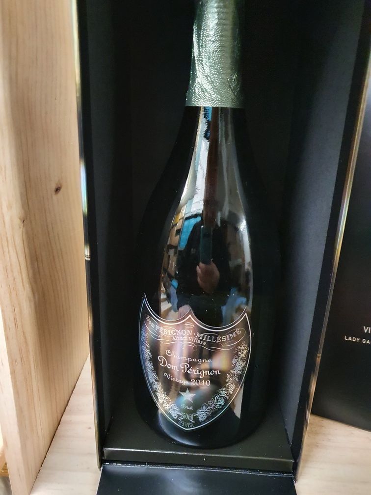 Dom Perignon Vintage 2010 Lady Gaga Edition in Geschenkbox