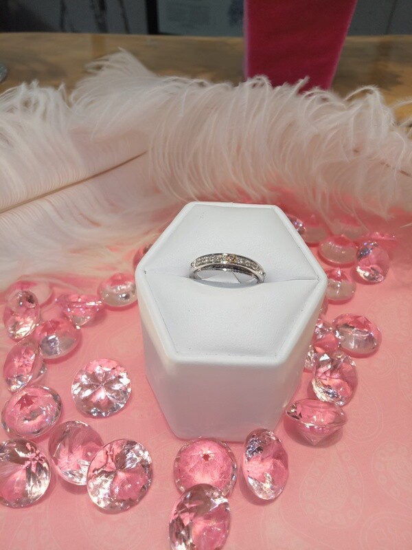 18ct White Gold Diamond Ring