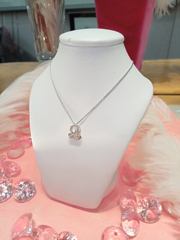 18ct White Gold Diamond Letter Q Pendant