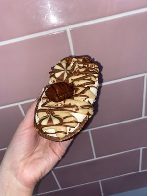 Kinder Cheesecake Easter Egg