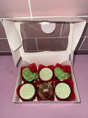 Six Chocolate Christmas Cupcakes - £18 Total, £8 Deposit, £10 On Collection