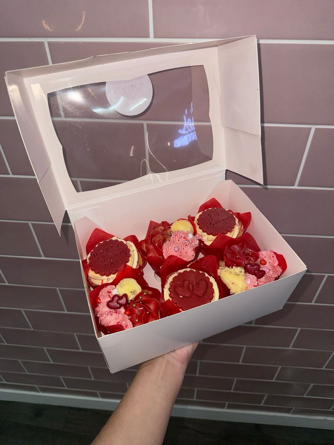 Valentines Day 6 Vanilla Cupcakes £18. £5 Deposit, £13 On Collection